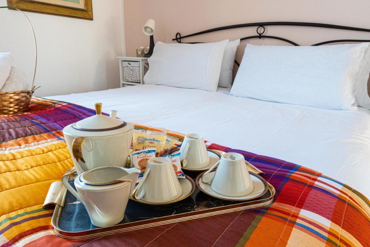 Gold Oasi - Business Solution Aparthotel Ferrara Eksteriør bilde