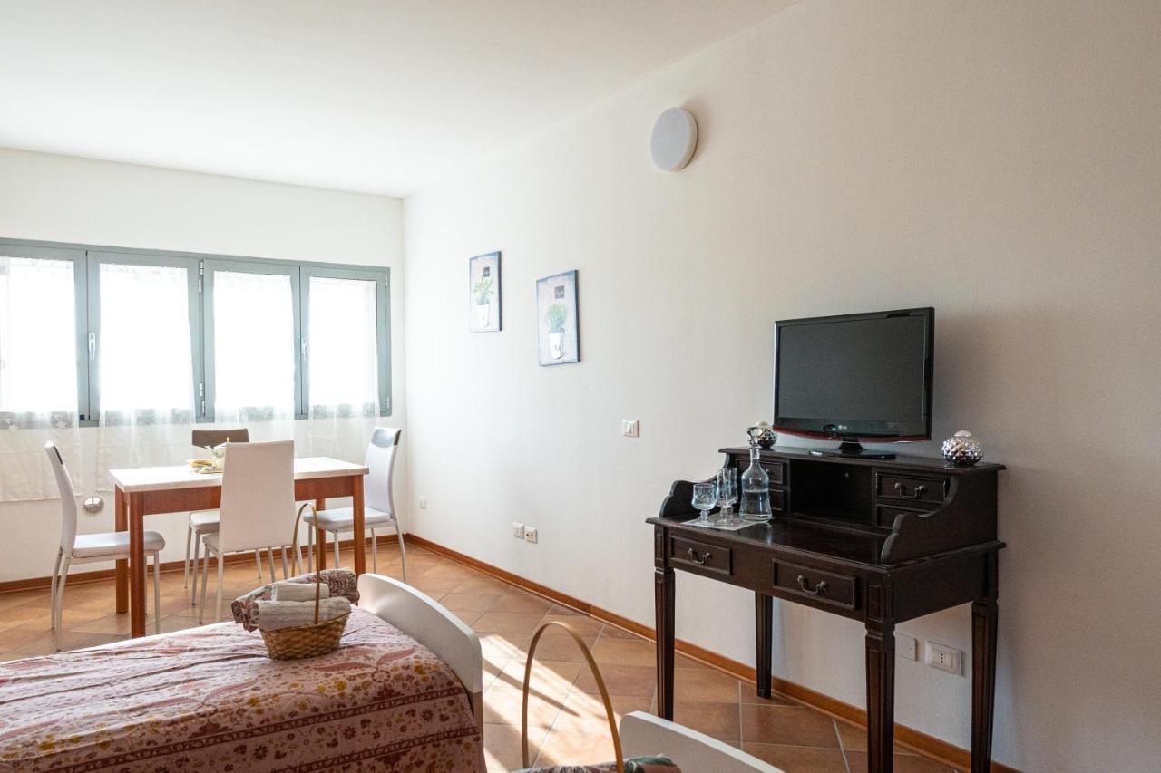 Gold Oasi - Business Solution Aparthotel Ferrara Eksteriør bilde